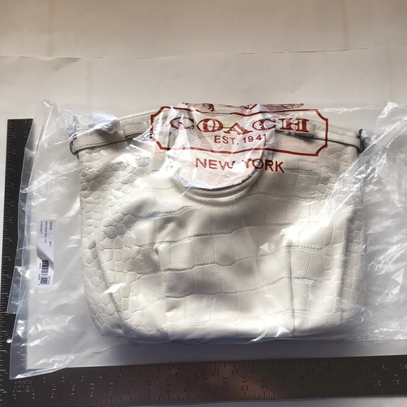 Coach Cream Embossed Leather Madison Lindsey Purse - Picture 5 of 5